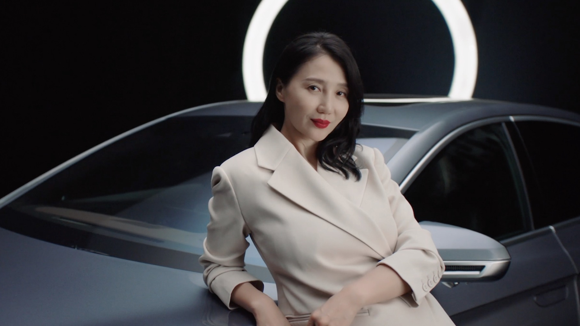 阿朵 | 尊龙人生就是搏木兰荟首位女性挚友，新民族音乐人